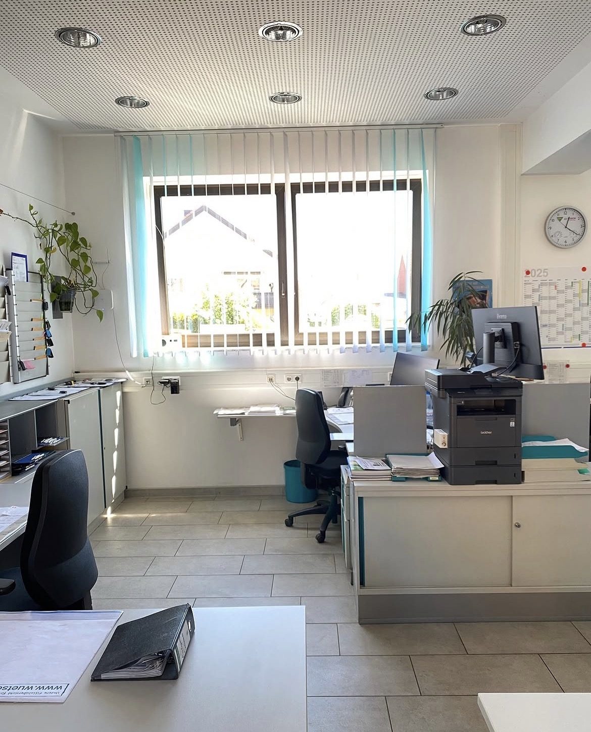 Helles, gereinigtes Praxisbüro durch H.A.S Reinigung